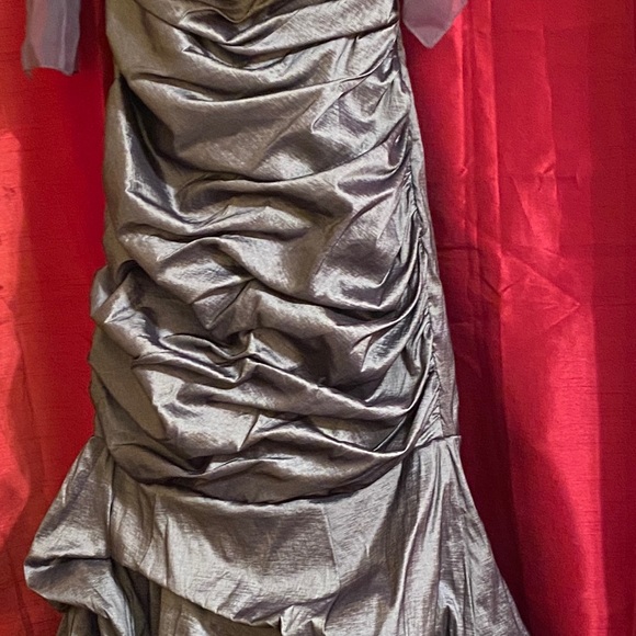 New Formal Gown - Picture 3 of 5